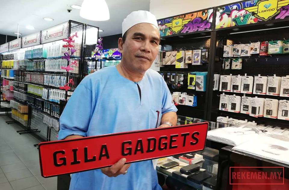 Pelanggan Kedai Repair Phone KL